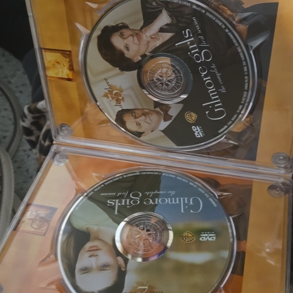 Gilmore Girls Complete 1st Season DVD Set - Picture 2 of 5